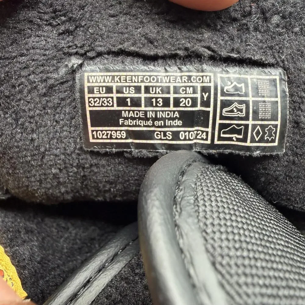 KEEN Puffrider Waterproof Snow Boots Kids Size 1 Black Winter Insulated 1027959